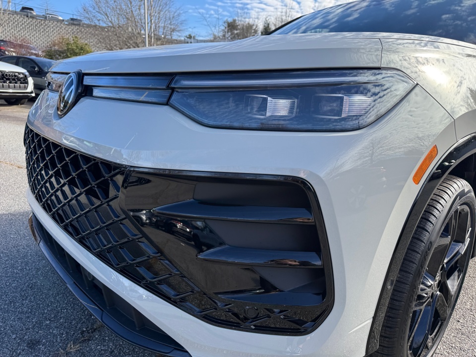 3VVGR7RM0TM040343 2026 Volkswagen Tiguan SE R-Line Black