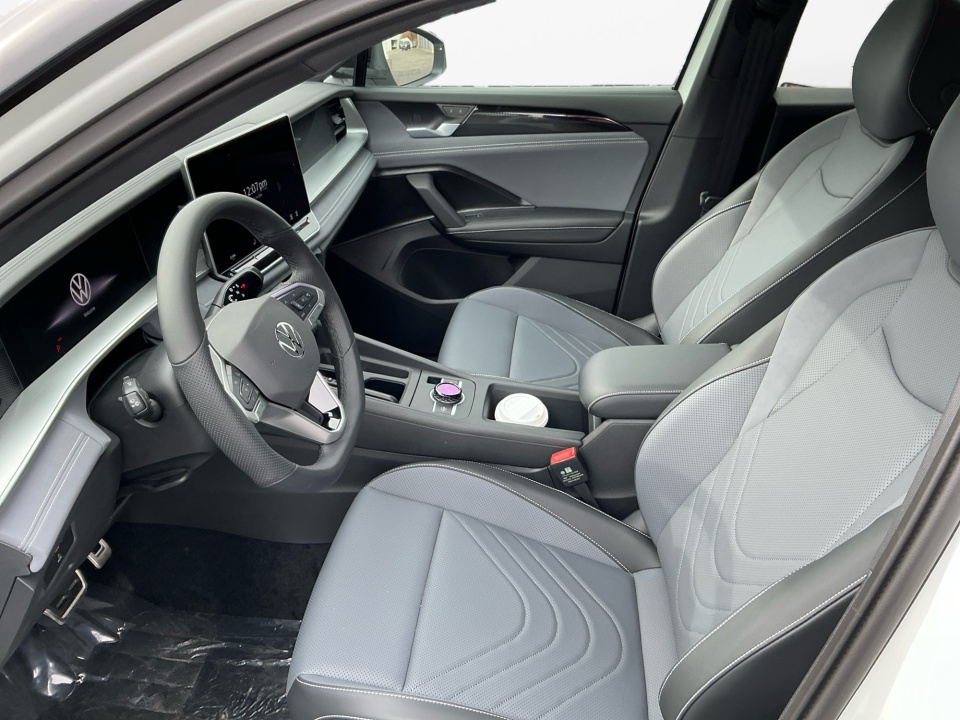 3VVGR7RM0TM040374 2026 Volkswagen Tiguan SE R-Line Black