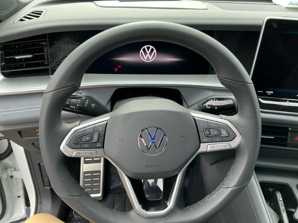 3VVGR7RM0TM040374 2026 Volkswagen Tiguan SE R-Line Black