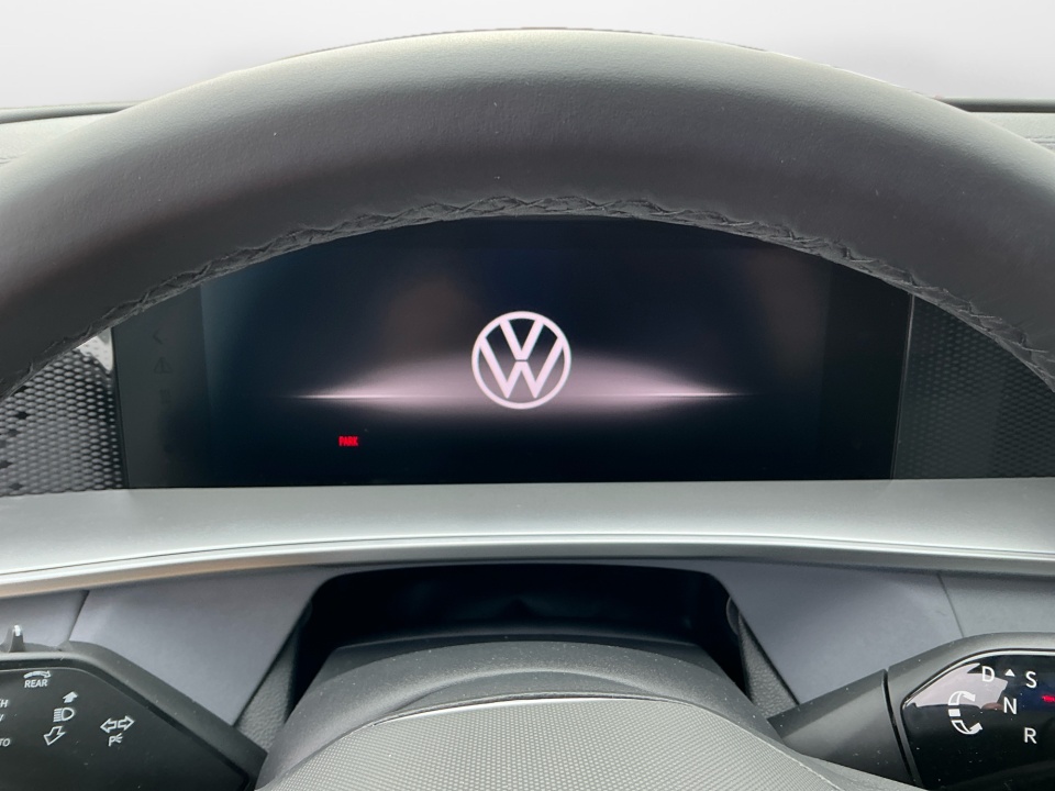 3VVGR7RM0TM040374 2026 Volkswagen Tiguan SE R-Line Black