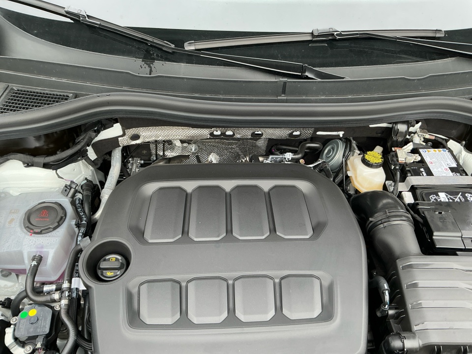 3VVGR7RM0TM040374 2026 Volkswagen Tiguan SE R-Line Black