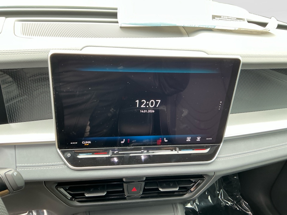 3VVGR7RM0TM040374 2026 Volkswagen Tiguan SE R-Line Black