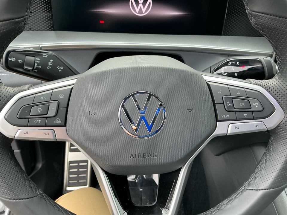 3VVGR7RM0TM040374 2026 Volkswagen Tiguan SE R-Line Black