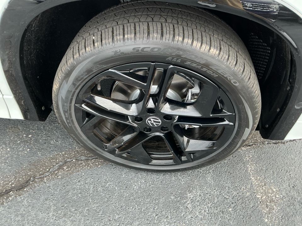 3VVGR7RM0TM040374 2026 Volkswagen Tiguan SE R-Line Black