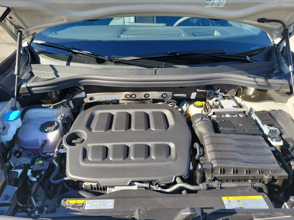 3VVGR7RM1TM013703 2026 Volkswagen Tiguan SE R-Line Black