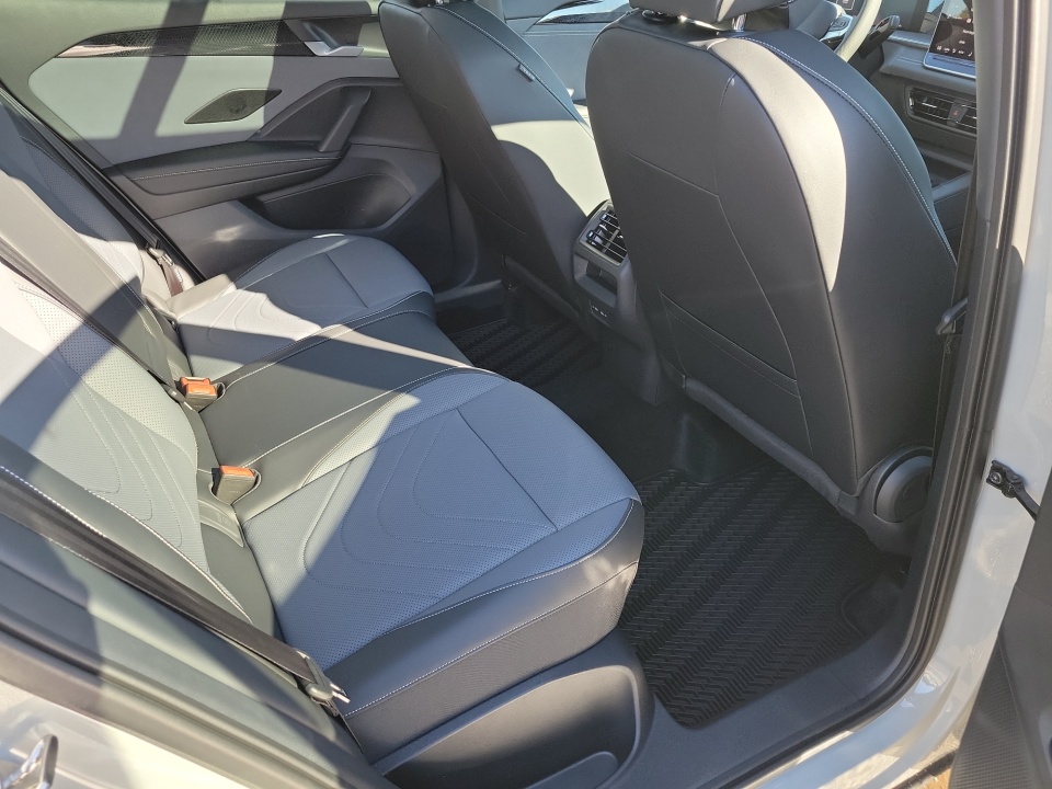 3VVGR7RM1TM013703 2026 Volkswagen Tiguan SE R-Line Black