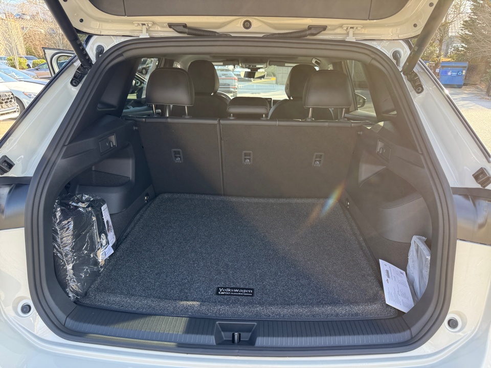 3VVGR7RM2TM034334 2026 Volkswagen Tiguan SE R-Line Black