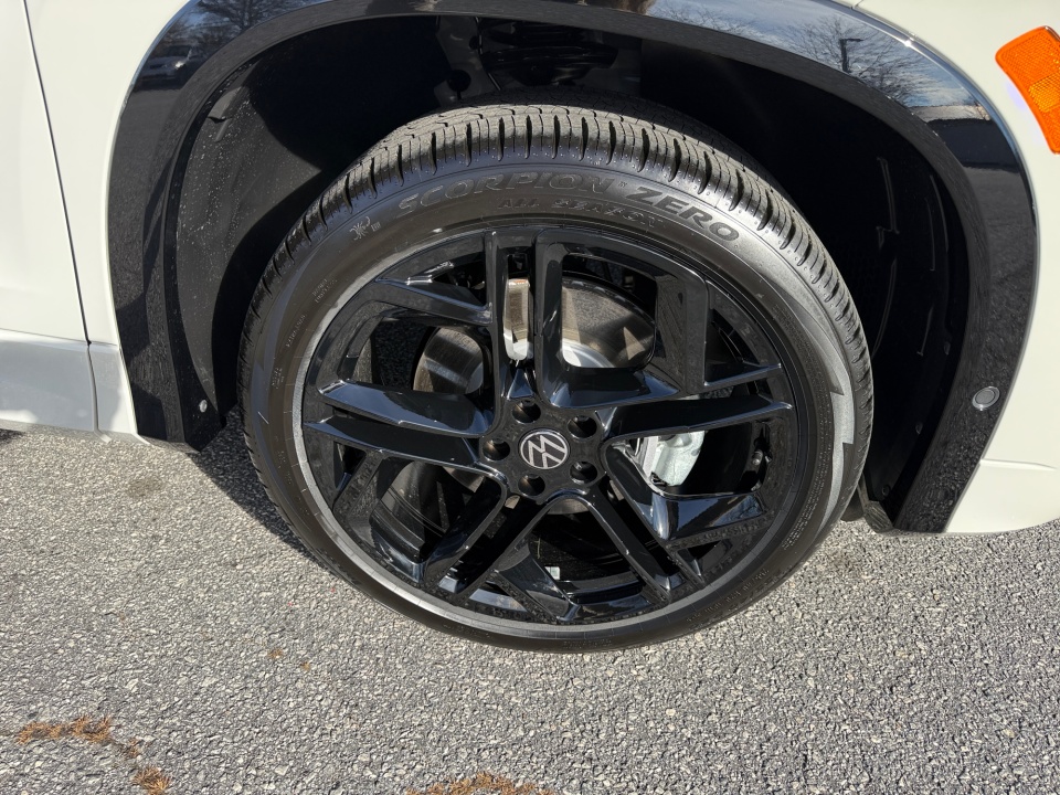 3VVGR7RM2TM034334 2026 Volkswagen Tiguan SE R-Line Black