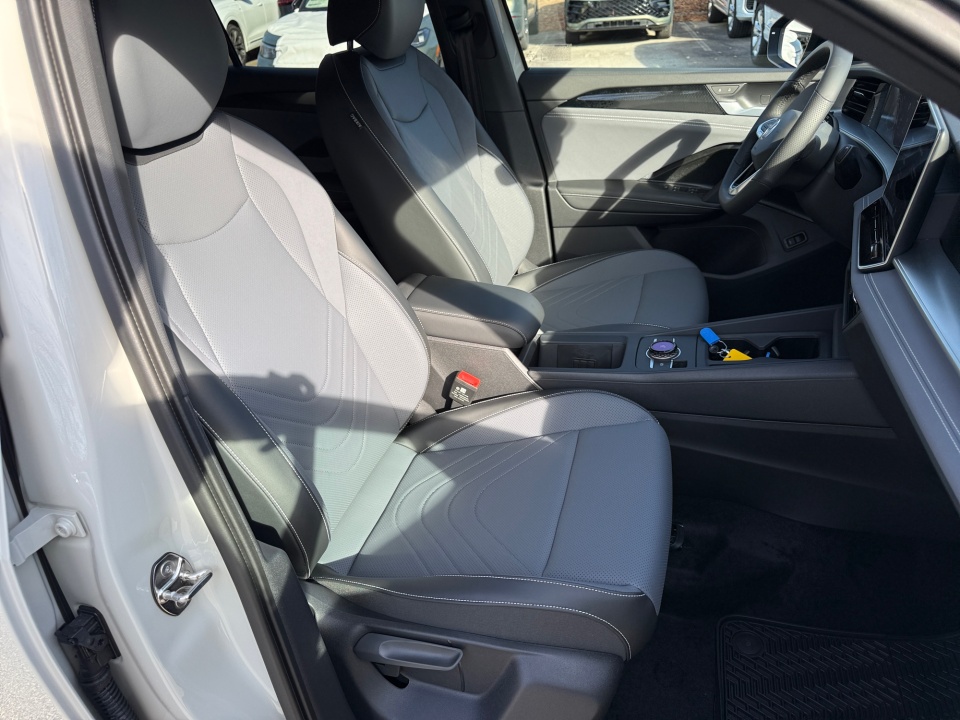 3VVGR7RM2TM034334 2026 Volkswagen Tiguan SE R-Line Black