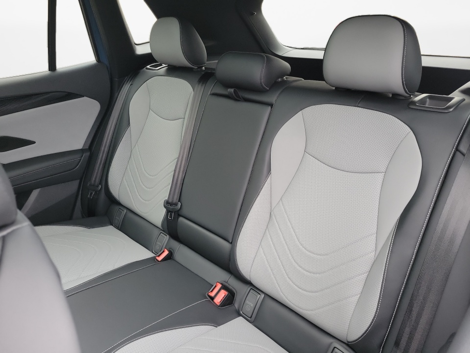 3VVGR7RM3TM033693 2026 Volkswagen Tiguan SE R-Line Black