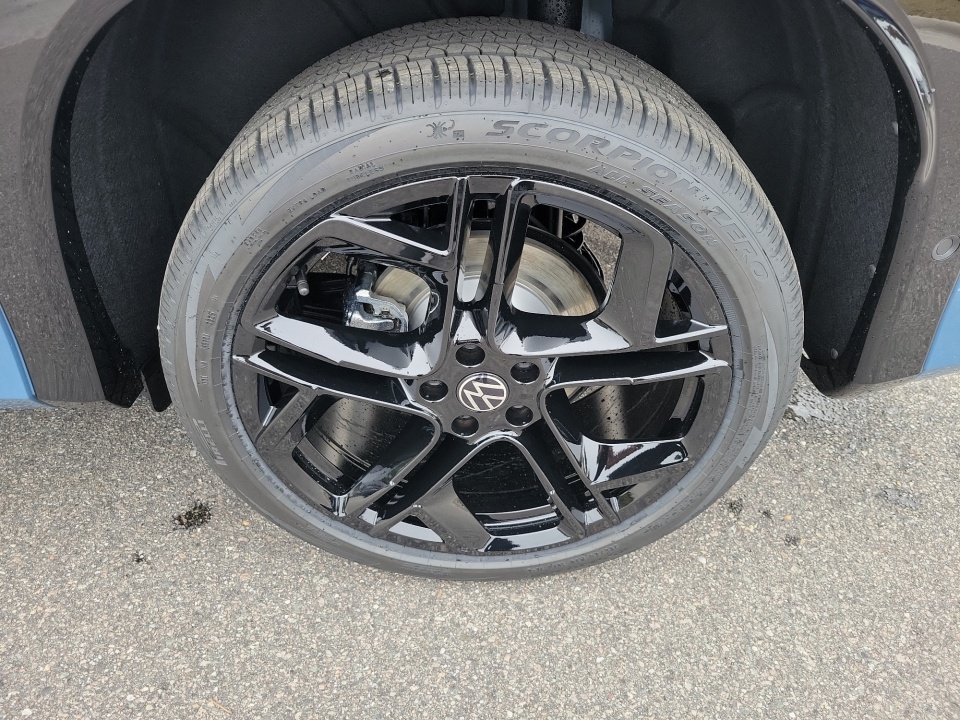 3VVGR7RM3TM033693 2026 Volkswagen Tiguan SE R-Line Black