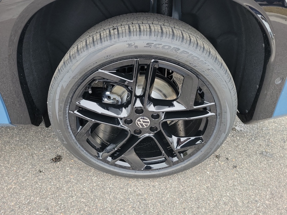 3VVGR7RM3TM033693 2026 Volkswagen Tiguan SE R-Line Black