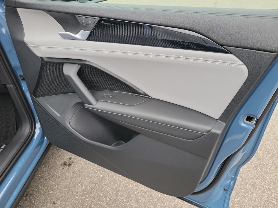 3VVGR7RM3TM033693 2026 Volkswagen Tiguan SE R-Line Black