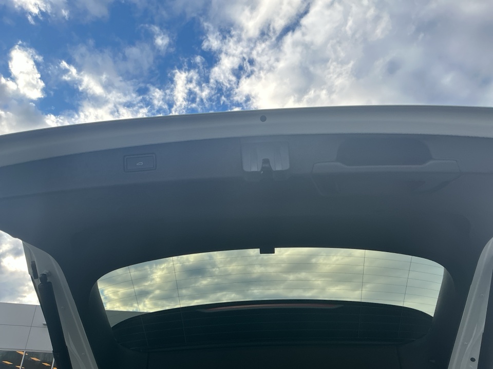 3VVGR7RM3TM048873 2026 Volkswagen Tiguan SE R-Line Black