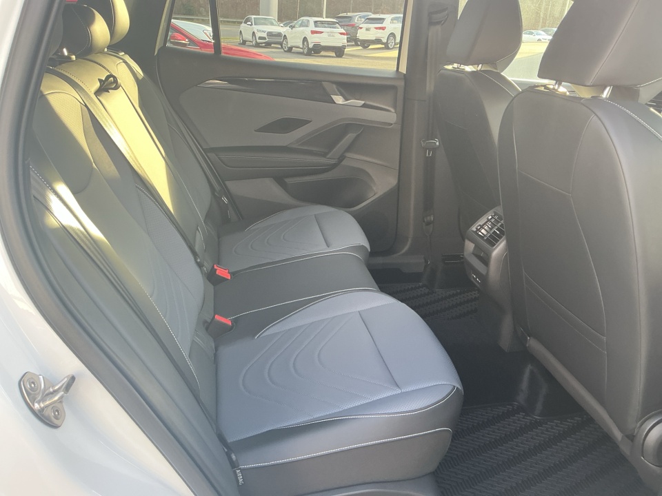 3VVGR7RM3TM048873 2026 Volkswagen Tiguan SE R-Line Black