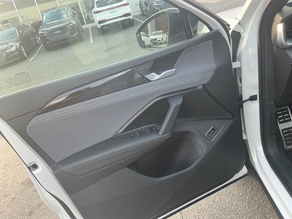 3VVGR7RM3TM048873 2026 Volkswagen Tiguan SE R-Line Black