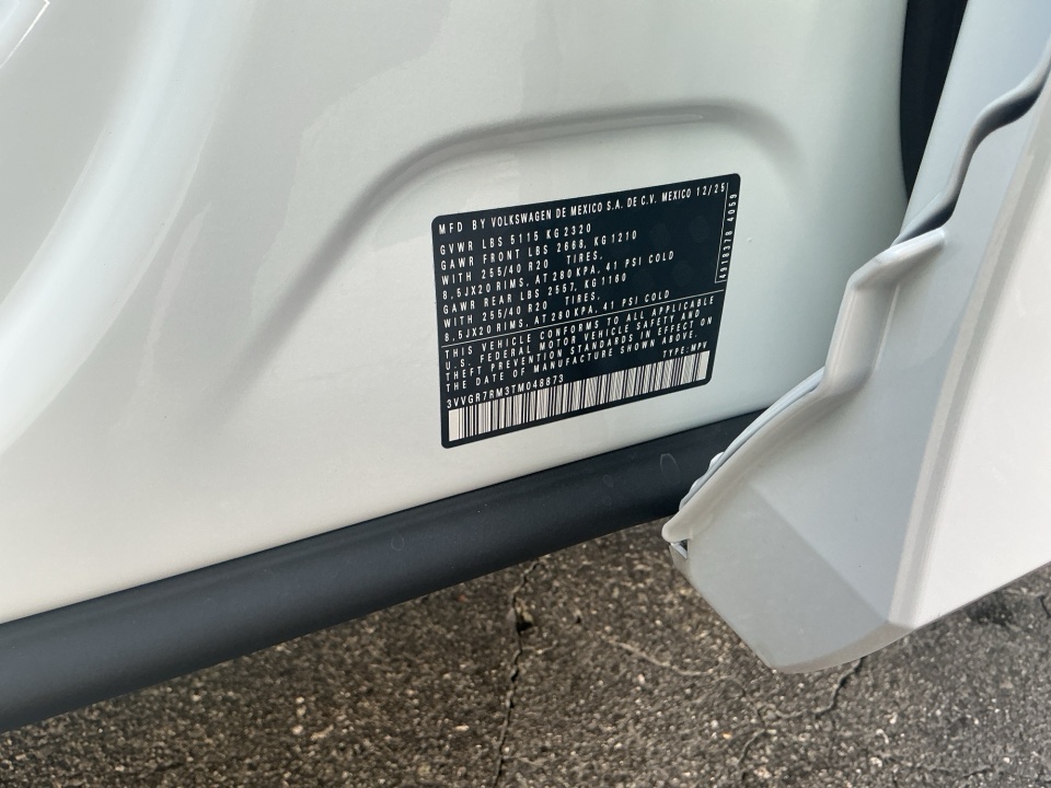 3VVGR7RM3TM048873 2026 Volkswagen Tiguan SE R-Line Black