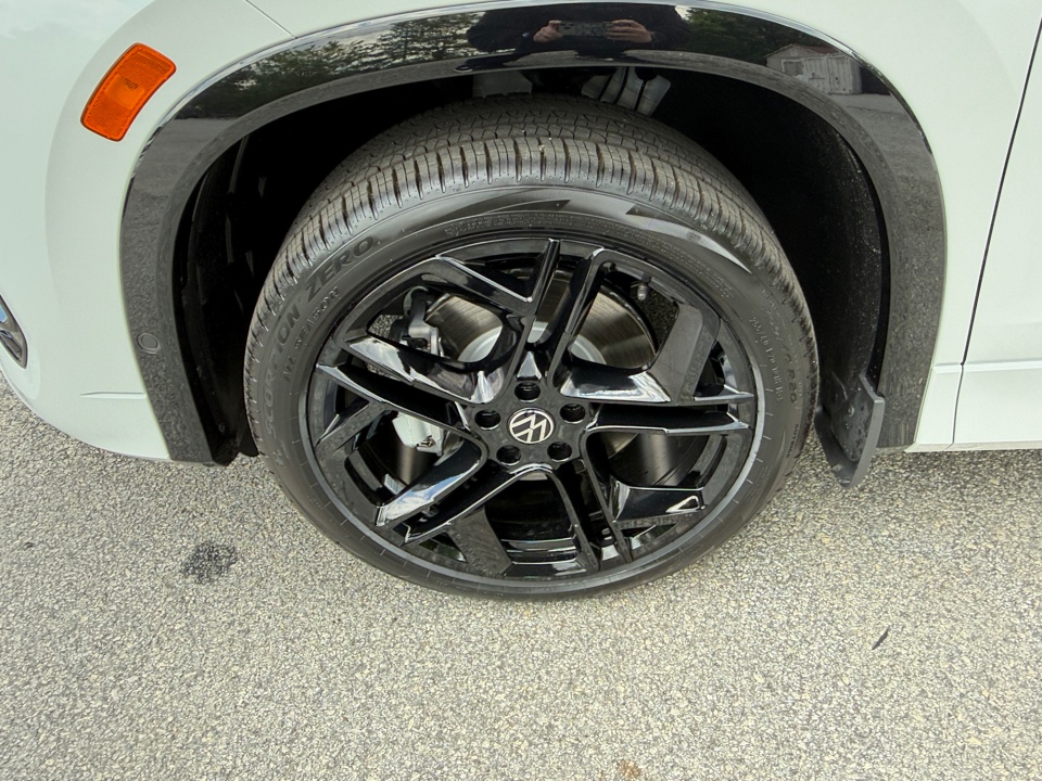 3VVGR7RM3TM097006 2026 Volkswagen Tiguan SE R-Line Black
