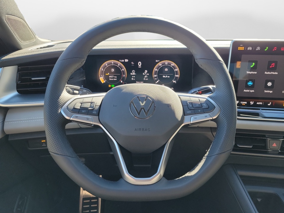 3VVGR7RM5TM019858 2026 Volkswagen Tiguan SE R-Line Black