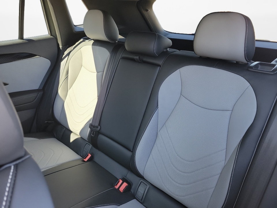 3VVGR7RM5TM019858 2026 Volkswagen Tiguan SE R-Line Black