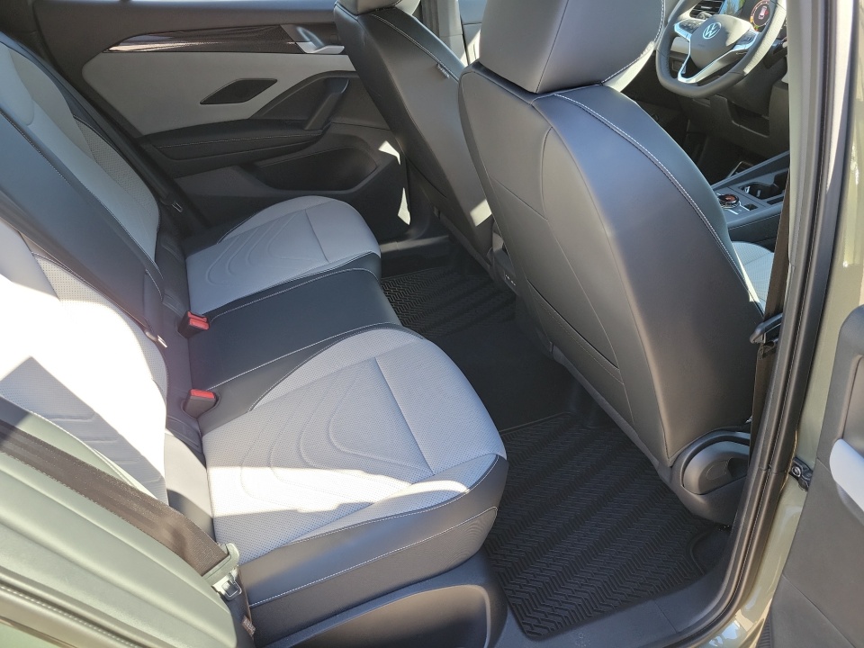 3VVGR7RM5TM019858 2026 Volkswagen Tiguan SE R-Line Black