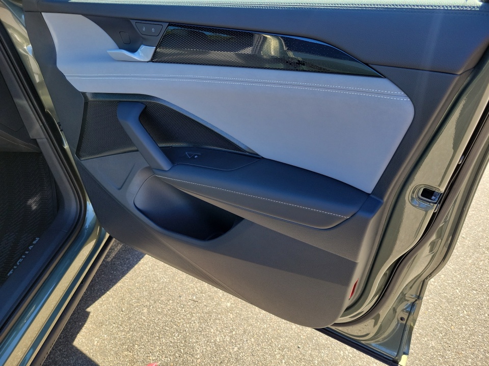 3VVGR7RM5TM019858 2026 Volkswagen Tiguan SE R-Line Black