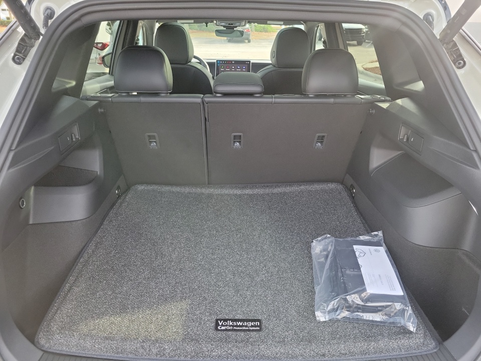 3VVGR7RM5TM029449 2026 Volkswagen Tiguan SE R-Line Black