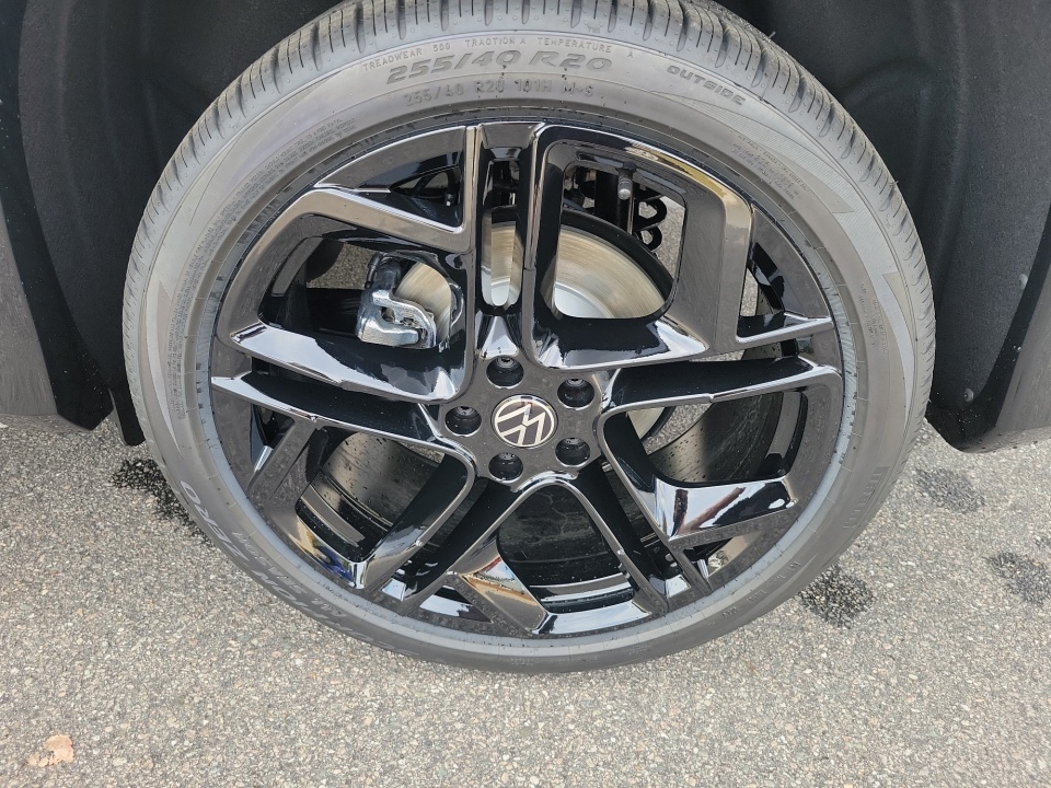 3VVGR7RM5TM029449 2026 Volkswagen Tiguan SE R-Line Black