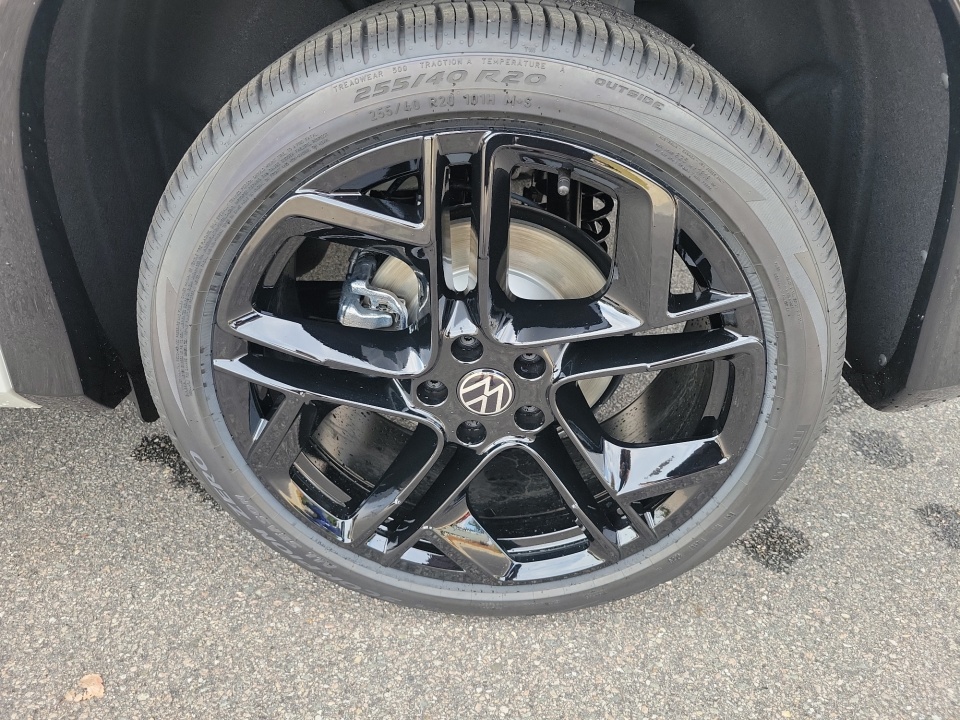 3VVGR7RM5TM029449 2026 Volkswagen Tiguan SE R-Line Black