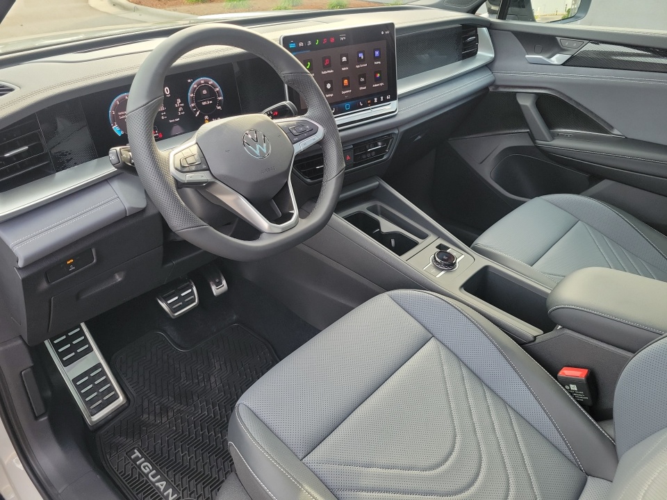 3VVGR7RM5TM029449 2026 Volkswagen Tiguan SE R-Line Black