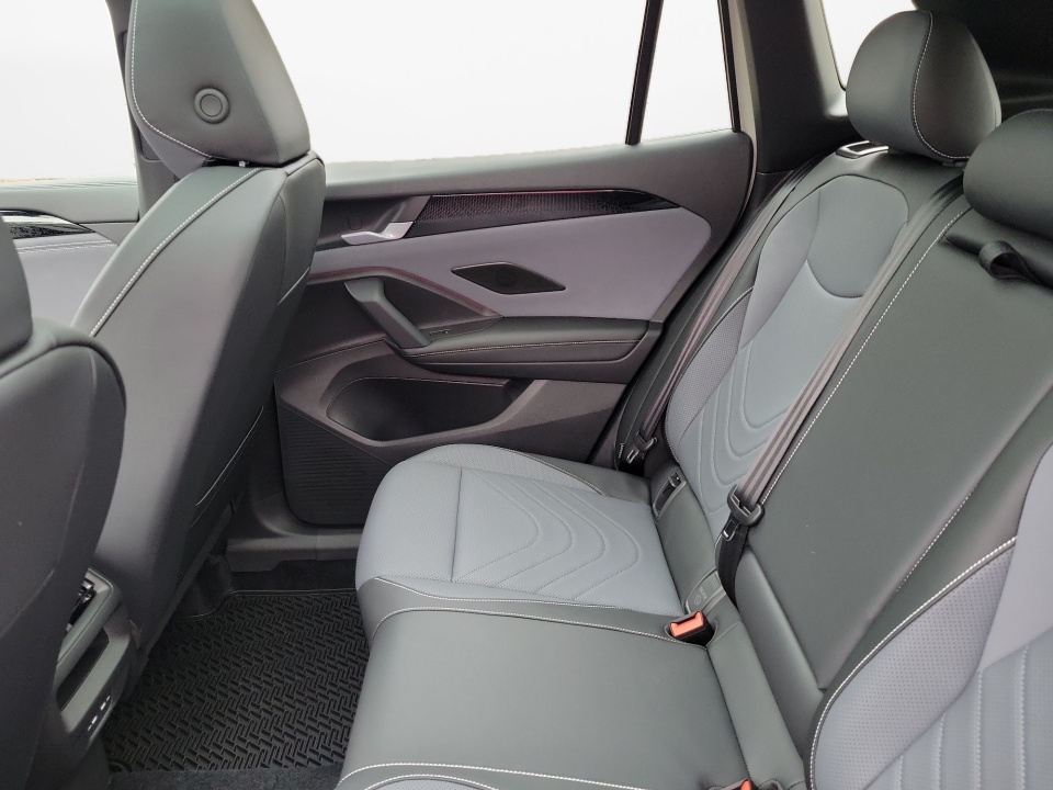 3VVGR7RM5TM055968 2026 Volkswagen Tiguan SE R-Line Black