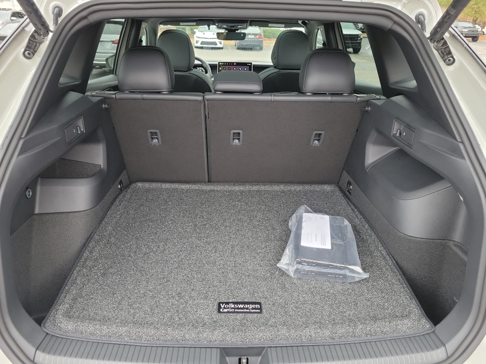 3VVGR7RM5TM055968 2026 Volkswagen Tiguan SE R-Line Black