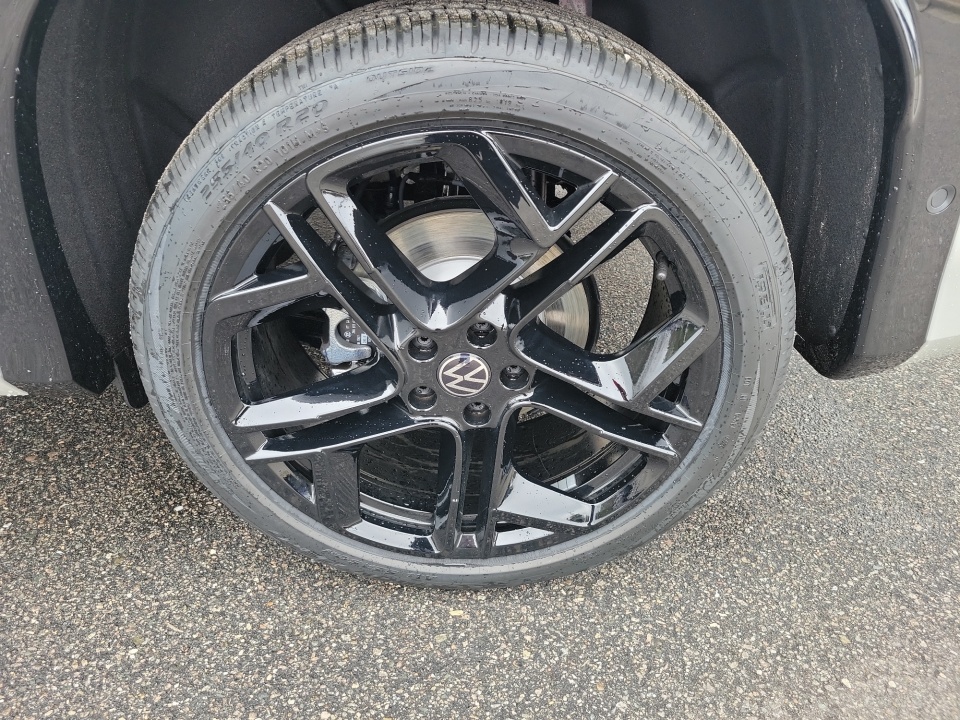 3VVGR7RM5TM055968 2026 Volkswagen Tiguan SE R-Line Black