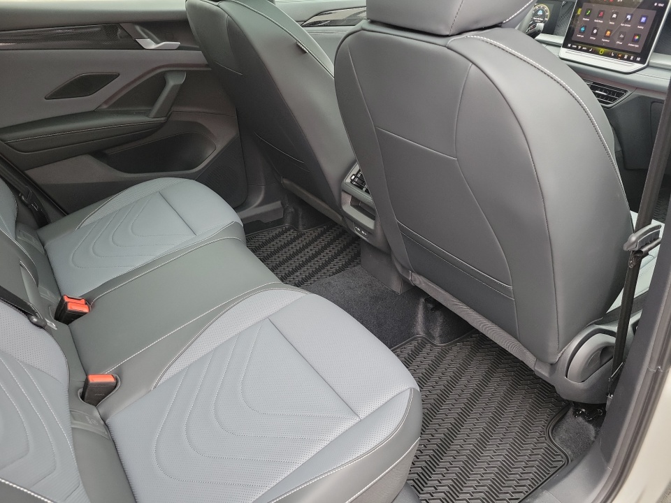 3VVGR7RM5TM055968 2026 Volkswagen Tiguan SE R-Line Black