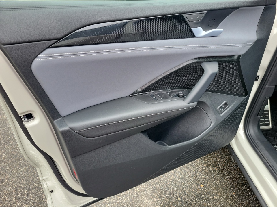 3VVGR7RM5TM055968 2026 Volkswagen Tiguan SE R-Line Black