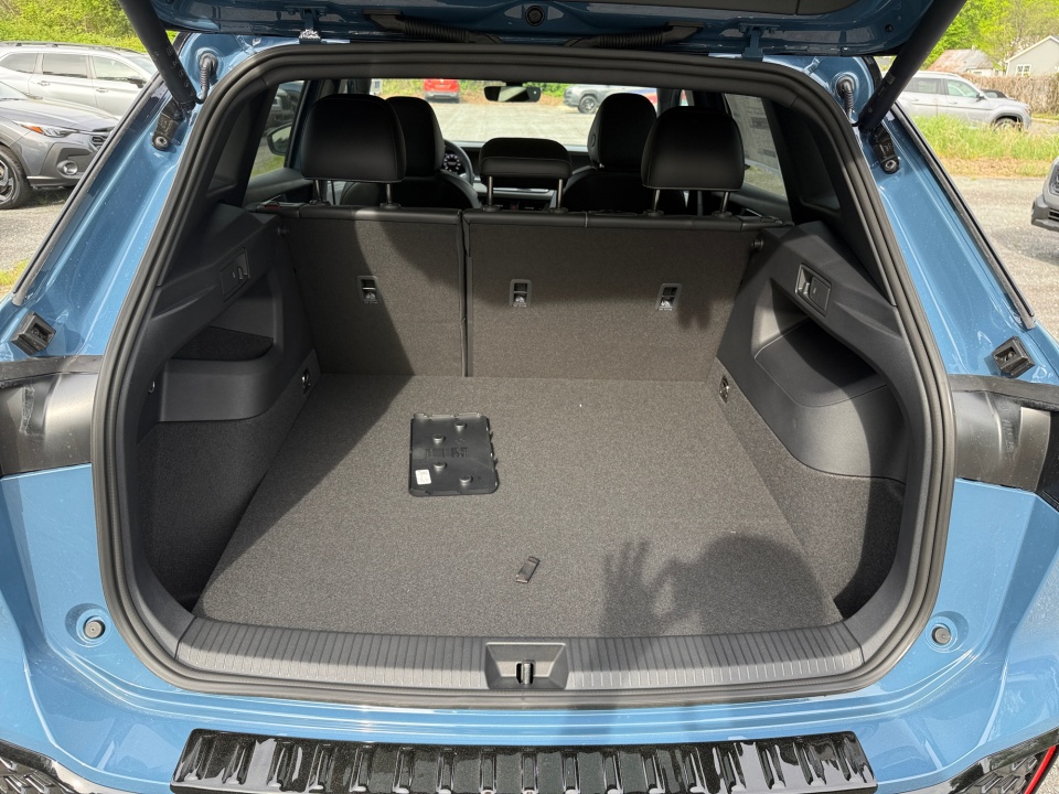 3VVGR7RM5TM082216 2026 Volkswagen Tiguan SE R-Line Black
