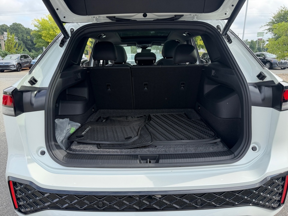 Used 2025 Volkswagen Tiguan SUV