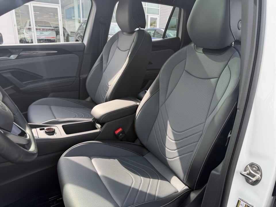 Used 2025 Volkswagen Tiguan SUV