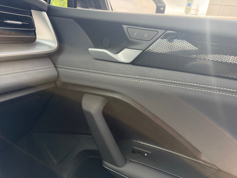Used 2025 Volkswagen Tiguan SUV