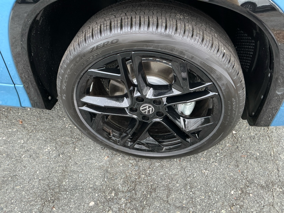 3VVGR7RM7TM036788 2026 Volkswagen Tiguan SE R-Line Black