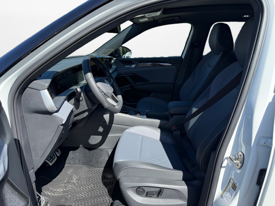 3VVGR7RM7TM069645 2026 Volkswagen Tiguan SE R-Line Black