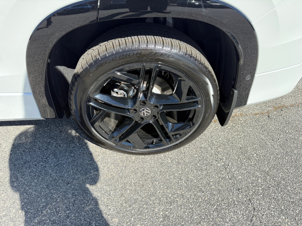 3VVGR7RM7TM069645 2026 Volkswagen Tiguan SE R-Line Black