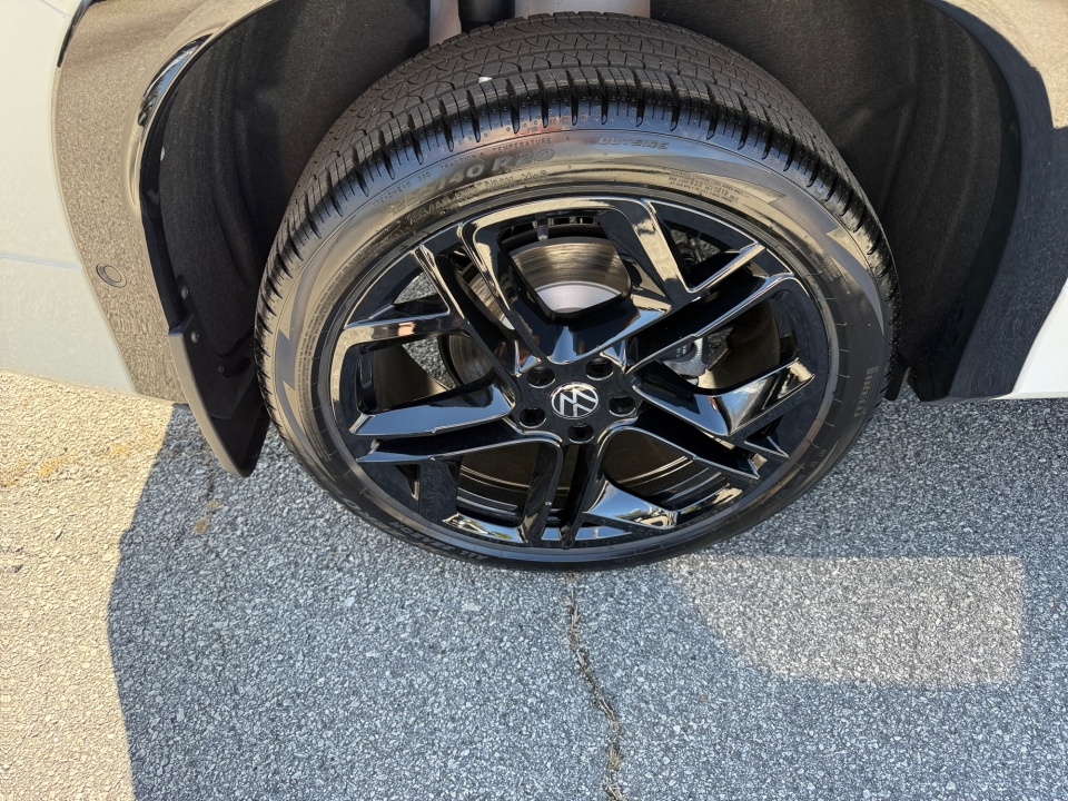 3VVGR7RM7TM069645 2026 Volkswagen Tiguan SE R-Line Black