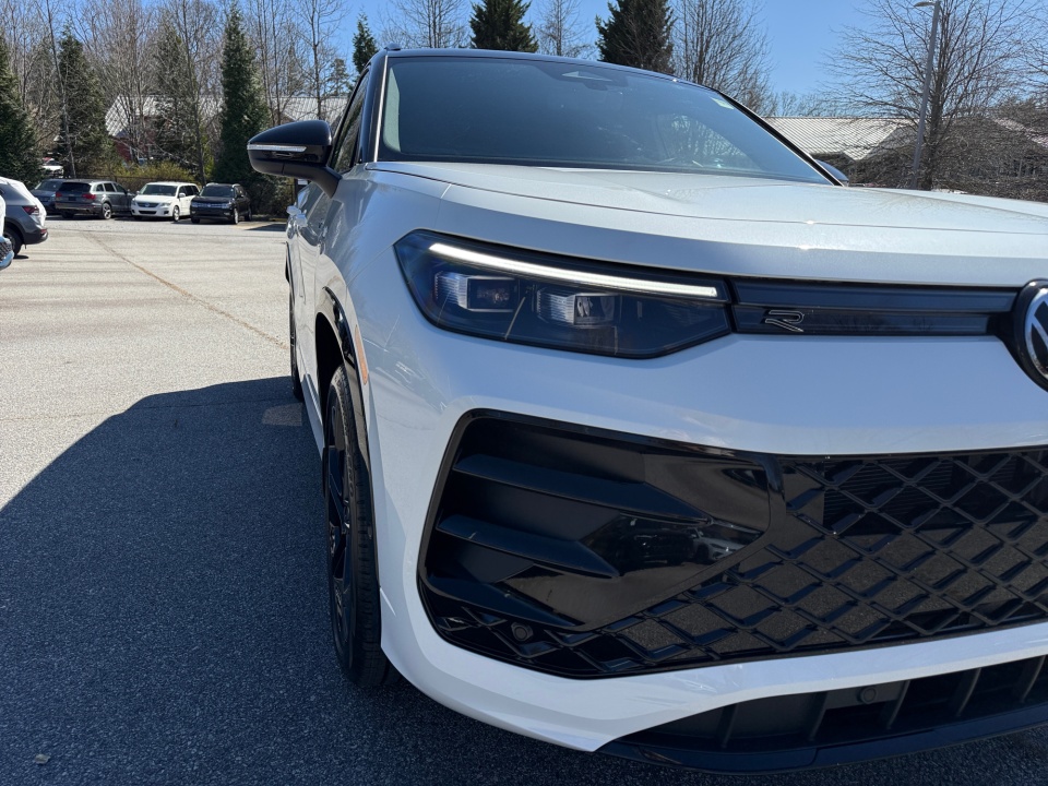 3VVGR7RM7TM069645 2026 Volkswagen Tiguan SE R-Line Black