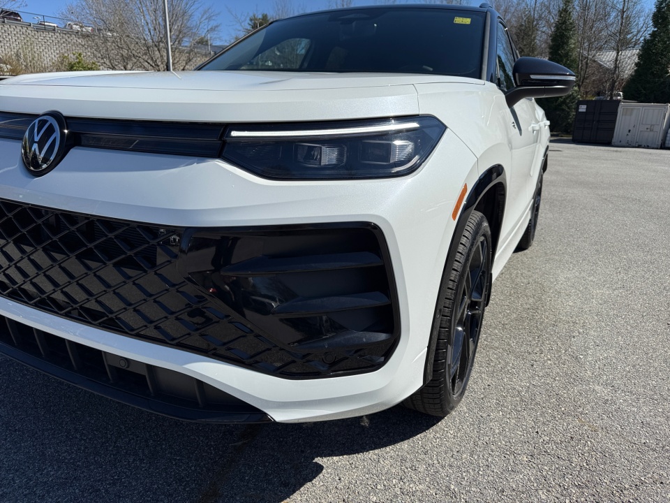 3VVGR7RM7TM069645 2026 Volkswagen Tiguan SE R-Line Black