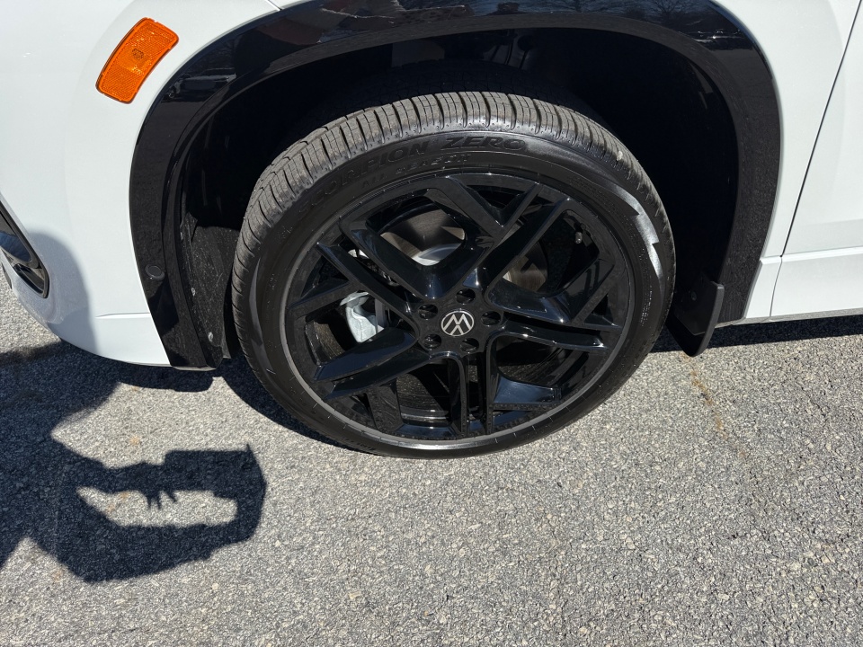 3VVGR7RM7TM069645 2026 Volkswagen Tiguan SE R-Line Black