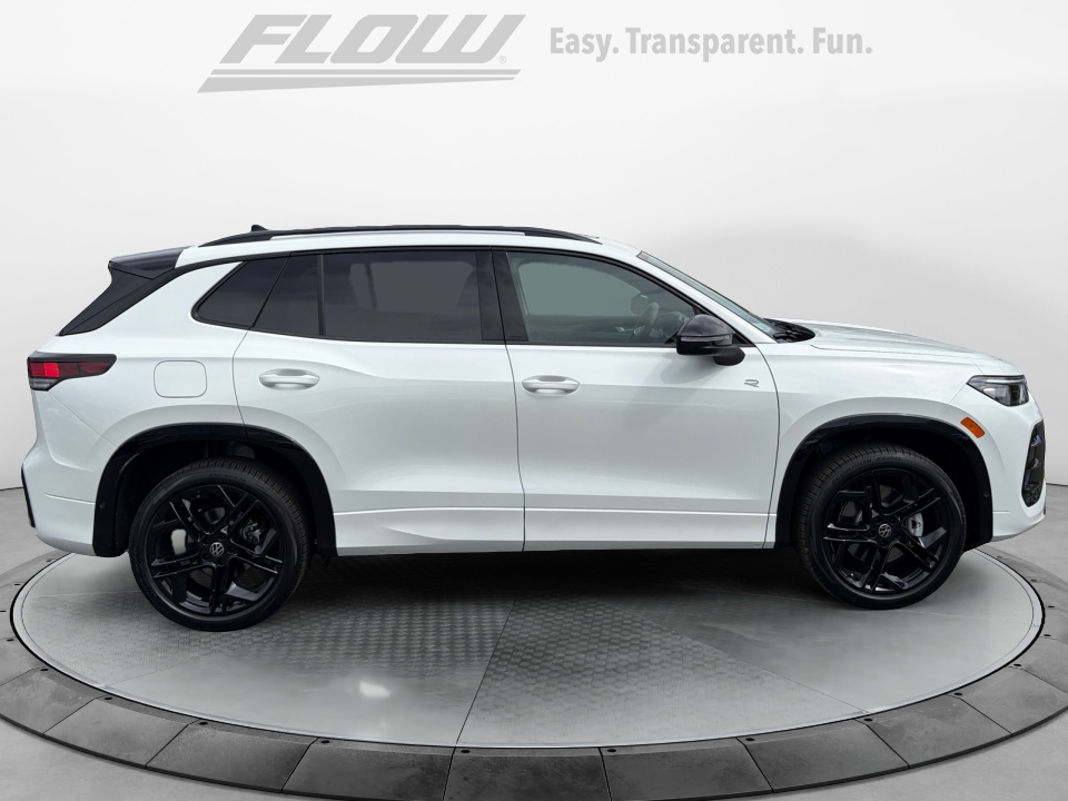3VVGR7RM8TM080072 2026 Volkswagen Tiguan SE R-Line Black