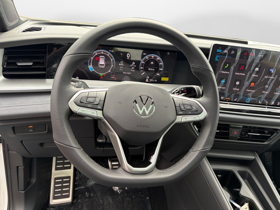 3VVGR7RM8TM080072 2026 Volkswagen Tiguan SE R-Line Black