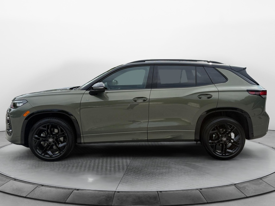 3VVGR7RM8TM131537 2026 Volkswagen Tiguan SE R-Line Black