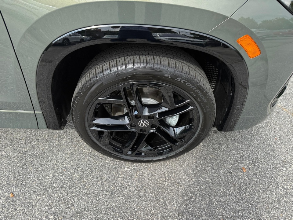 3VVGR7RM8TM131537 2026 Volkswagen Tiguan SE R-Line Black